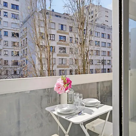 Near Bassin De La - 2p Balcony