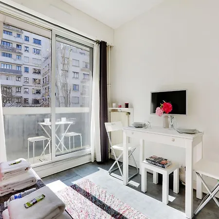 Near Bassin De La - 2p Balcony Holiday home *