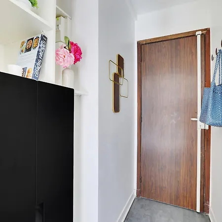 Near Bassin De La - 2p Balcony Holiday home Paris