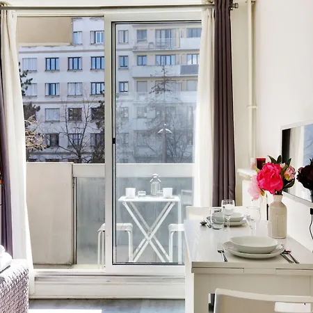 Near Bassin De La - 2p Balcony Holiday home Paris