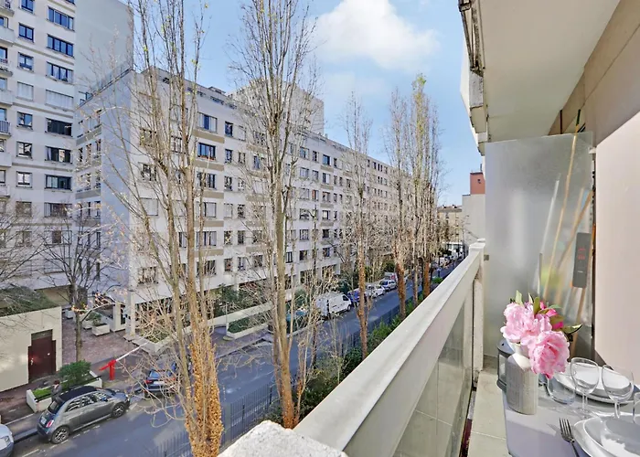 Near Bassin De La - 2p Balcony Paříž