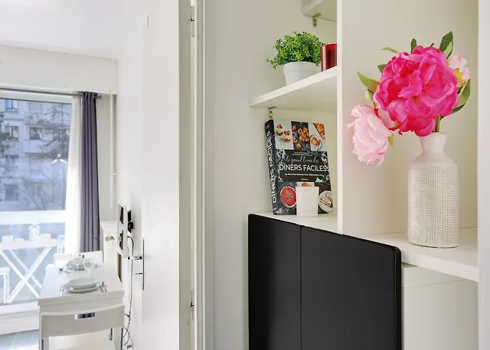 Near Bassin De La - 2p Balcony * Paříž